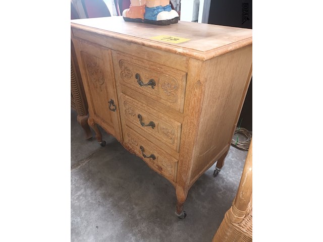 Lot 17 - kastje louis xv - afbeelding 2 van  4