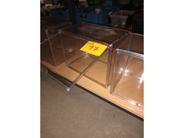 Lot 17 - kunststof opbergbox. 2 stuks - afbeelding 2 van  3