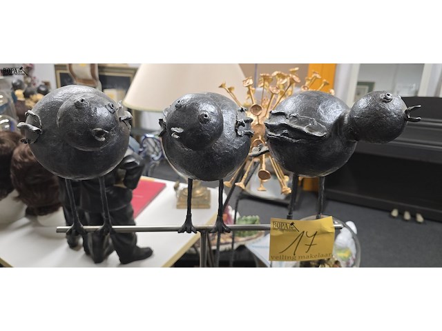 Lot 17 - kunstwerk 3 vogels op stok - afbeelding 2 van  5