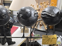 Lot 17 - kunstwerk 3 vogels op stok - afbeelding 2 van  5