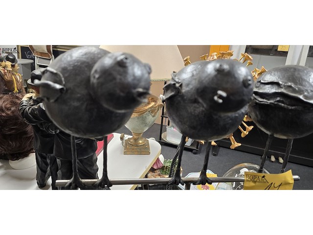 Lot 17 - kunstwerk 3 vogels op stok - afbeelding 3 van  5