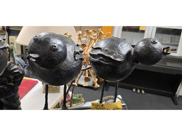 Lot 17 - kunstwerk 3 vogels op stok - afbeelding 4 van  5