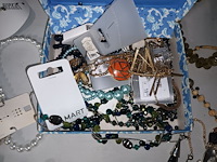 Lot 17 - lot fantasiejuwelen - afbeelding 3 van  6