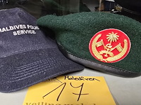 Lot 17 - maladiven 2 stuks