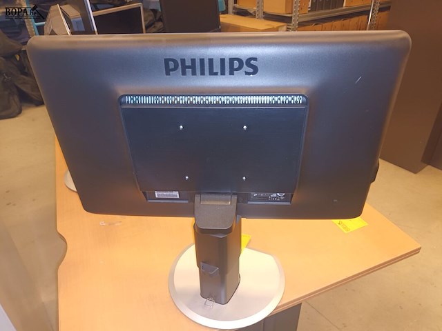 Lot 17 - philips led monitor 59 cm. 2 stuks - afbeelding 3 van  4