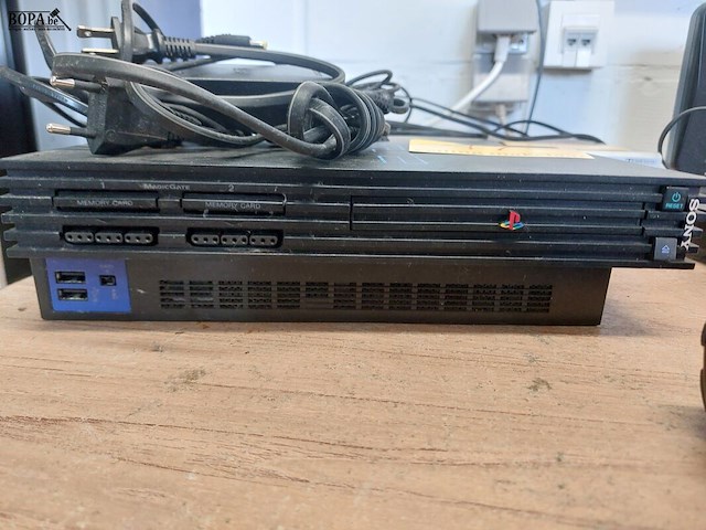 Lot 17 - playstation 2 met bakjes en booster - afbeelding 5 van  5
