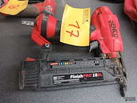 Lot 17 - pneumatische minibradmachine senco