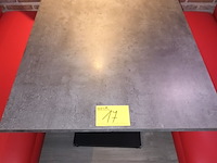 Lot 17 - rechthoekige tafel op voet. 2 stuks - afbeelding 4 van  4
