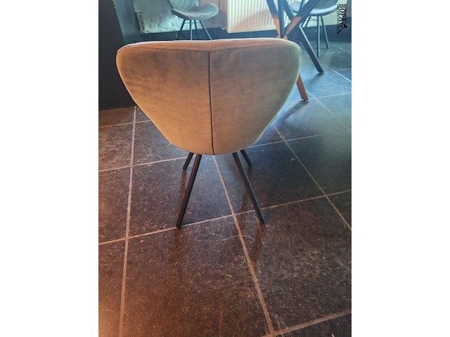 Lot 17 - ronde tafel met 4 stoelen - afbeelding 4 van  5