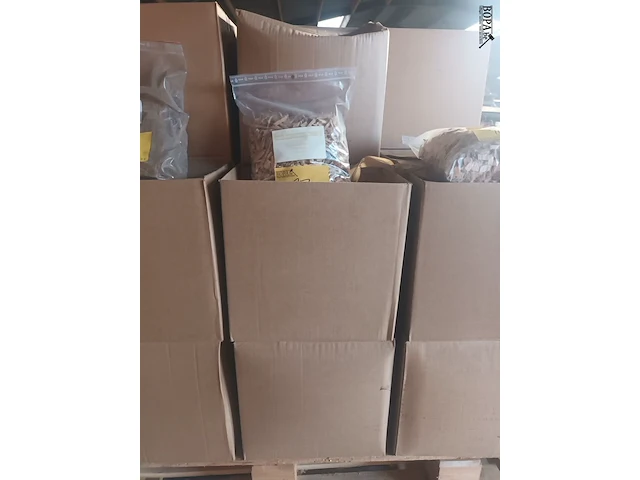 Lot 17 - rookhout snippers orange 1 kg. 19 stuks - afbeelding 1 van  3
