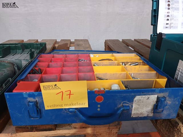 Lot 17 - sorteerkoffer met inhoud - afbeelding 1 van  3