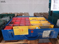 Lot 17 - sorteerkoffer met inhoud