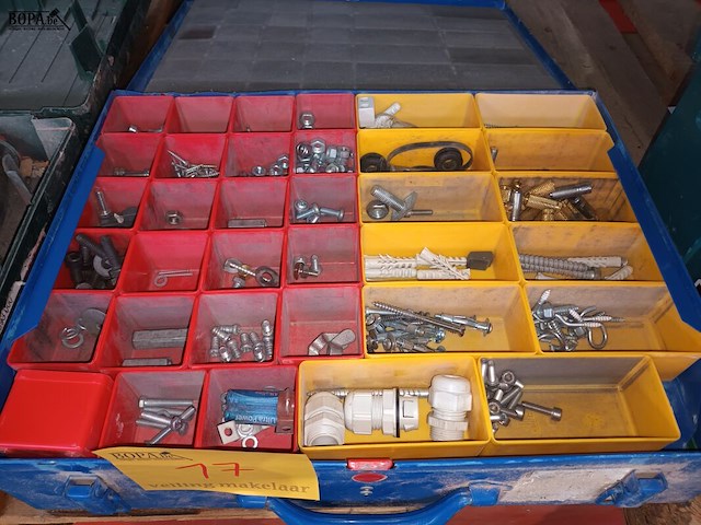 Lot 17 - sorteerkoffer met inhoud - afbeelding 2 van  3