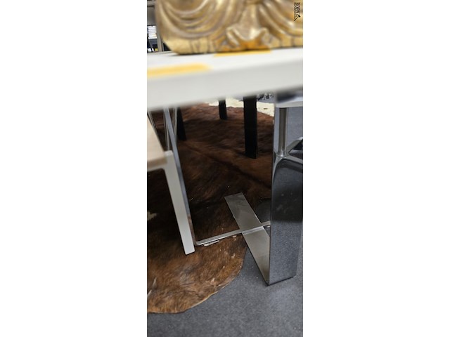 Lot 17 - stevig bijzettafeltje op inox voet - afbeelding 2 van  3