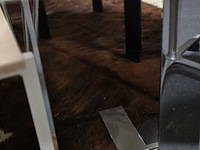 Lot 17 - stevig bijzettafeltje op inox voet - afbeelding 2 van  3