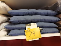 Lot 17 - stoelkussen. 4 stuks