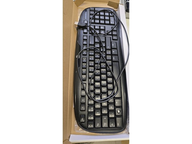 Lot 17 - toetsenbord logitec + koptelefoon logitec - afbeelding 4 van  5