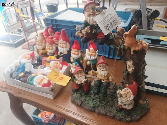 Lot 17 - tuinkabouters. 14 stuks - afbeelding 2 van  4