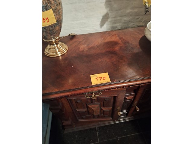 Lot 170 - antieke houten dressoir kast - afbeelding 3 van  3