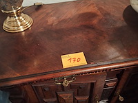 Lot 170 - antieke houten dressoir kast - afbeelding 3 van  3