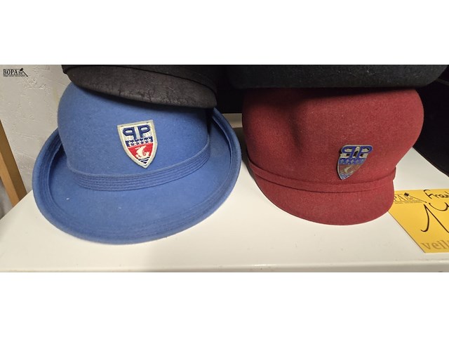 Lot 170 - frankrijk 4 vrouwelijke + 5 schuitjes - afbeelding 2 van  6