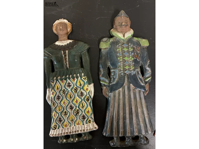 Lot 170 - keramieken reuzen - 5 stuks - afbeelding 2 van  4