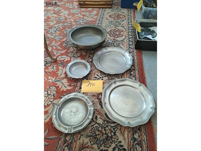 Lot 170 - lot tinnen schaaltjes - afbeelding 1 van  3