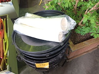 Lot 170 - vuilnisbakken en bekers - afbeelding 3 van  3