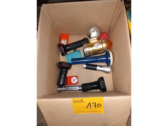 Lot 170 - zaklampen. 11 stuks - afbeelding 1 van  3