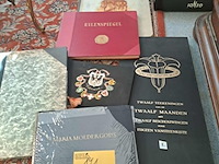 Lot 171 - lot oude boeken met tekeningen en prenten - afbeelding 1 van  6