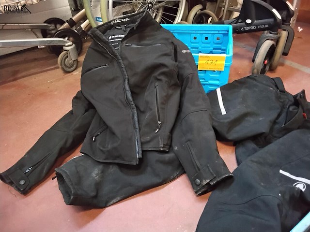 Lot 171 - motorrijpack richa 5xl: jas - broek met valbescherming - reg - afbeelding 1 van  1