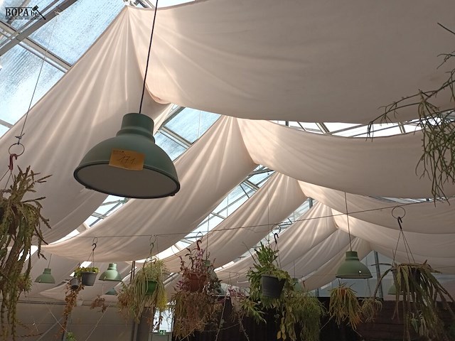 Lot 171 - plafondlampen industrial green. 15 stuks - afbeelding 1 van  4