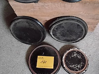 Lot 171 - set houten onderborden voor stolp - afbeelding 1 van  2