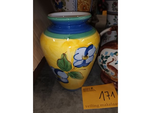 Lot 171 - vazen. 4 stuks - afbeelding 2 van  5