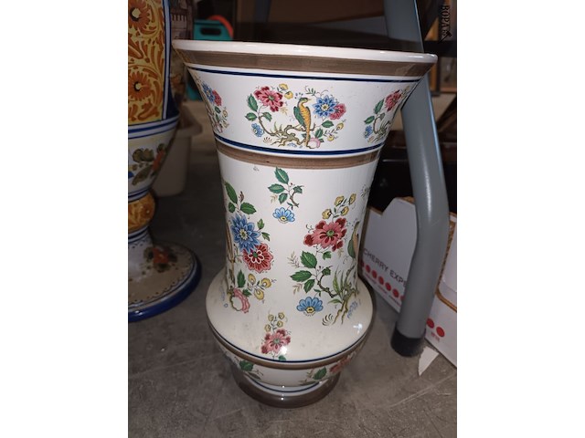 Lot 171 - vazen. 4 stuks - afbeelding 4 van  5