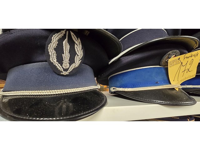 Lot 172 - frankrijk 8 kepies - afbeelding 2 van  7