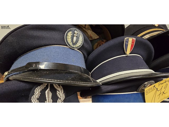 Lot 172 - frankrijk 8 kepies - afbeelding 3 van  7