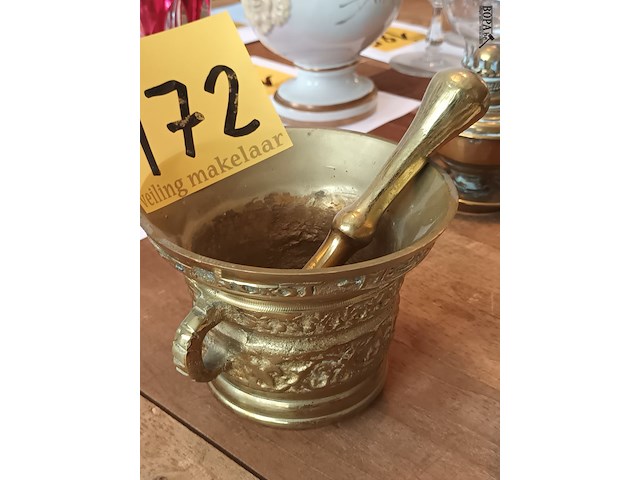 Lot 172 - koperen vijzel en stamper - afbeelding 3 van  3