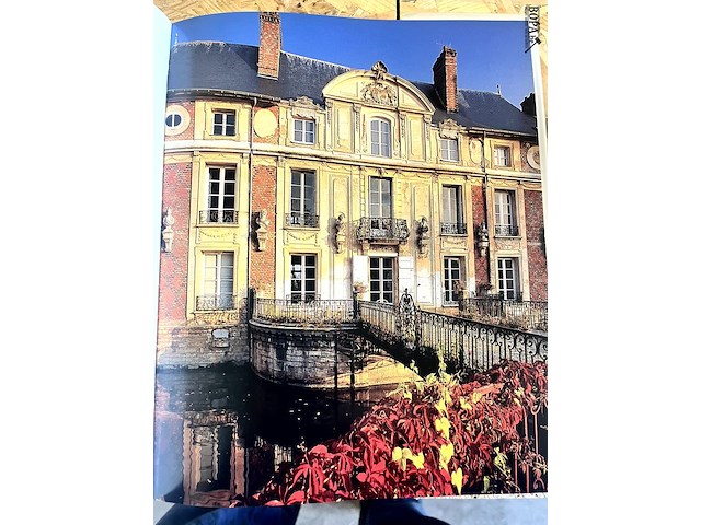 Lot 172 - la bourgogne des châteaux et des manoirs - afbeelding 4 van  6