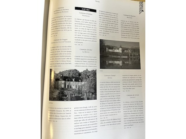 Lot 172 - la bourgogne des châteaux et des manoirs - afbeelding 6 van  6