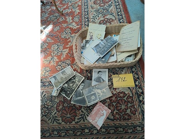 Lot 172 - lot oude foto's en curiosa - afbeelding 1 van  1