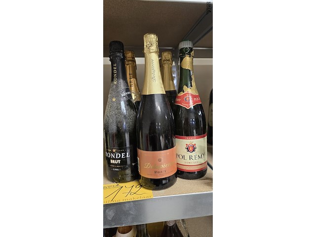 Lot 172 - lot schuimwijn, cava 7 flessen - afbeelding 1 van  2