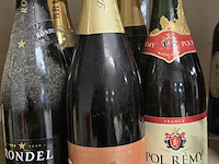 Lot 172 - lot schuimwijn, cava 7 flessen - afbeelding 1 van  2