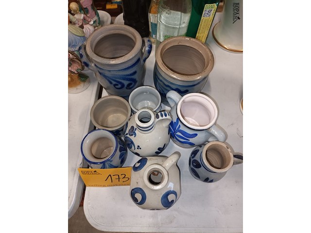 Lot 173 - aardewerk kruiken. 9 stuks - afbeelding 2 van  4