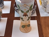 Lot 173 - art nouveau glazen vaas - afbeelding 1 van  3
