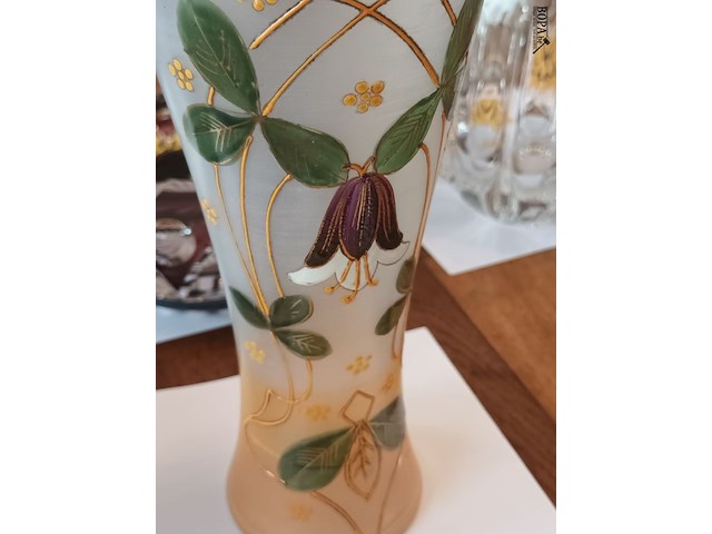 Lot 173 - art nouveau glazen vaas - afbeelding 3 van  3