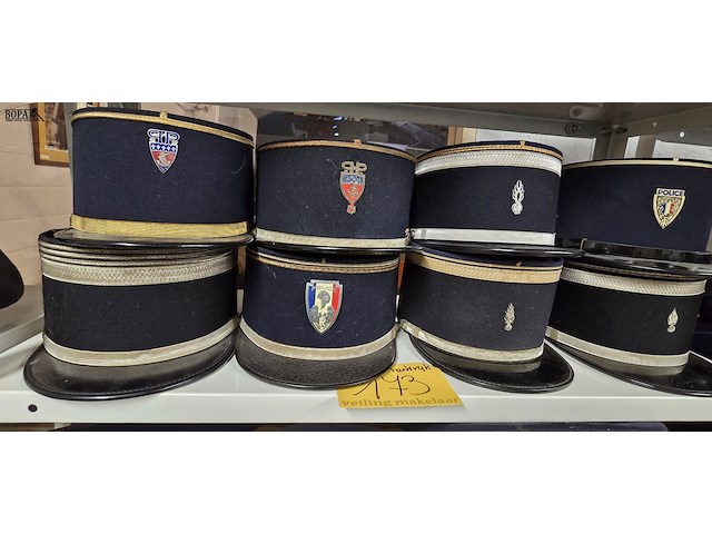 Lot 173 - frankrijk 8 kepies - afbeelding 1 van  5