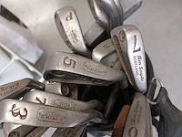 Lot 173 - golftas browning met golfclubs - afbeelding 2 van  2