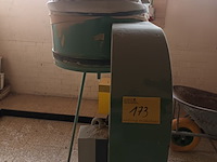 Lot 173 - industriële afzuiginstallatie - afbeelding 5 van  5