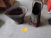 Lot 173 - oude zinken kolenemmers - afbeelding 1 van  1